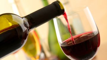 ¿El vino tinto es realmente bueno para la salud?